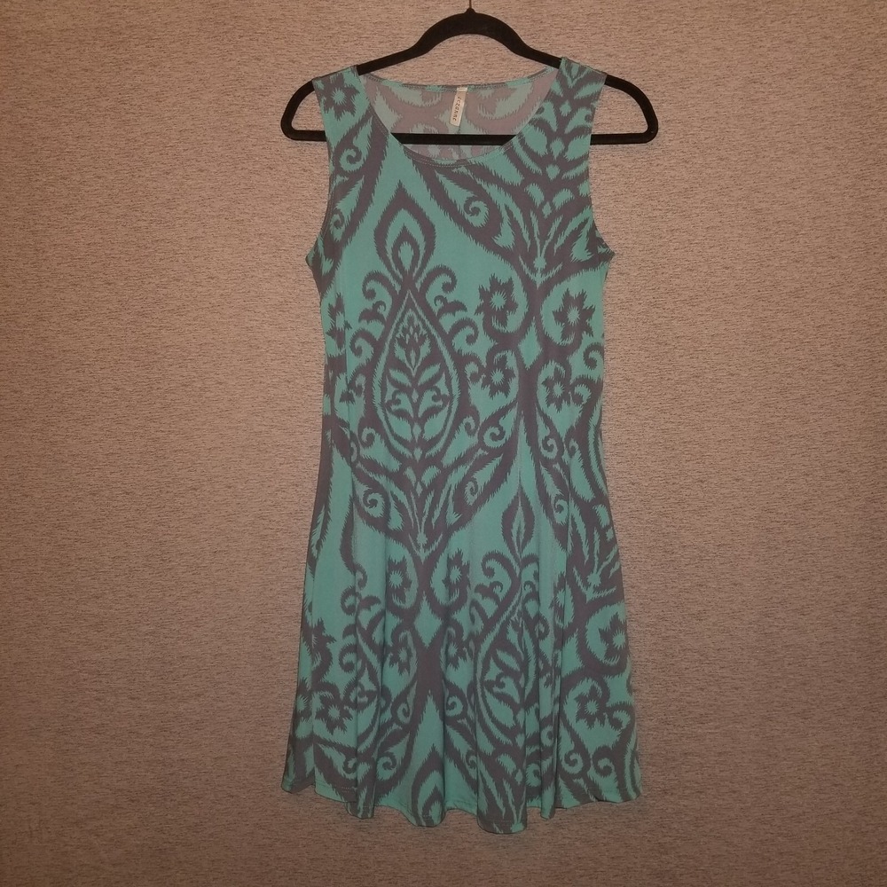 Cezanne Sleeveless Knee-Length Swing Dress Size Medium Comfort Stretch Pockets